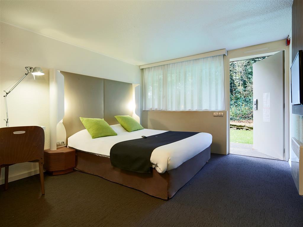 กีริอ๊าด ปารีส นอร์ด เอกวง ลา ครัว แวร์ต Hotel Ecouen ภายนอก รูปภาพ