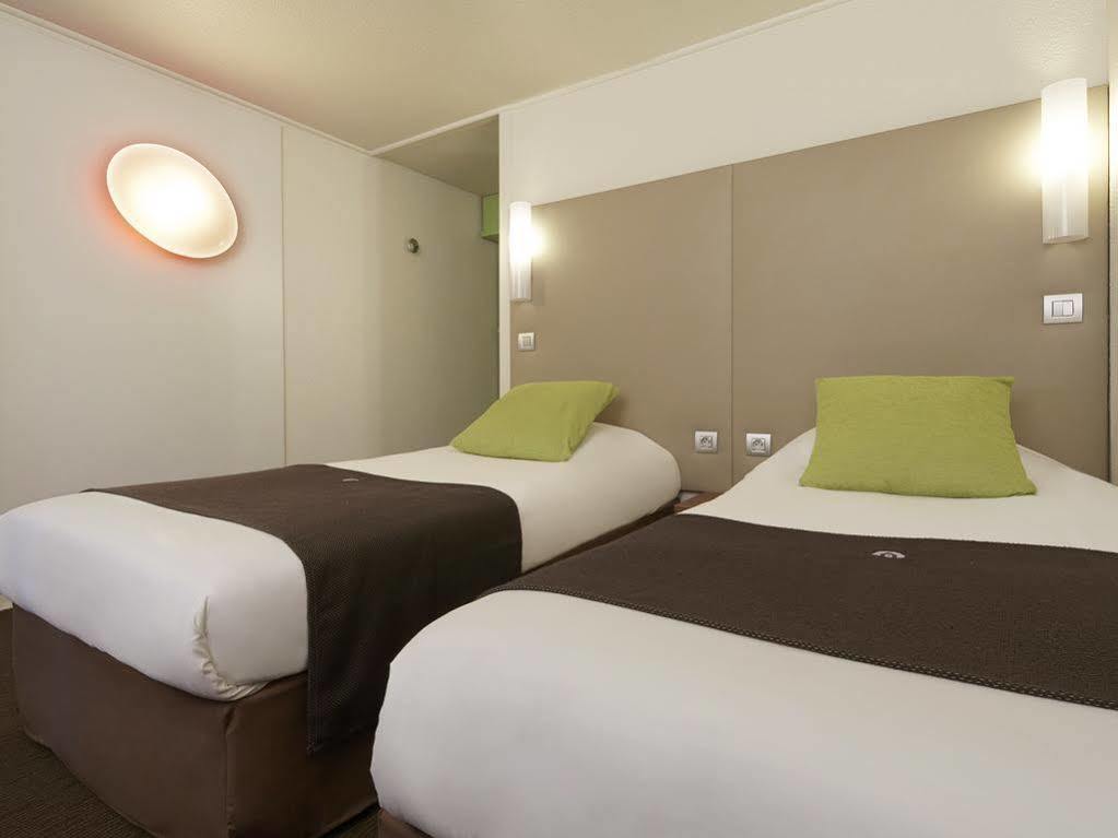 กีริอ๊าด ปารีส นอร์ด เอกวง ลา ครัว แวร์ต Hotel Ecouen ภายนอก รูปภาพ